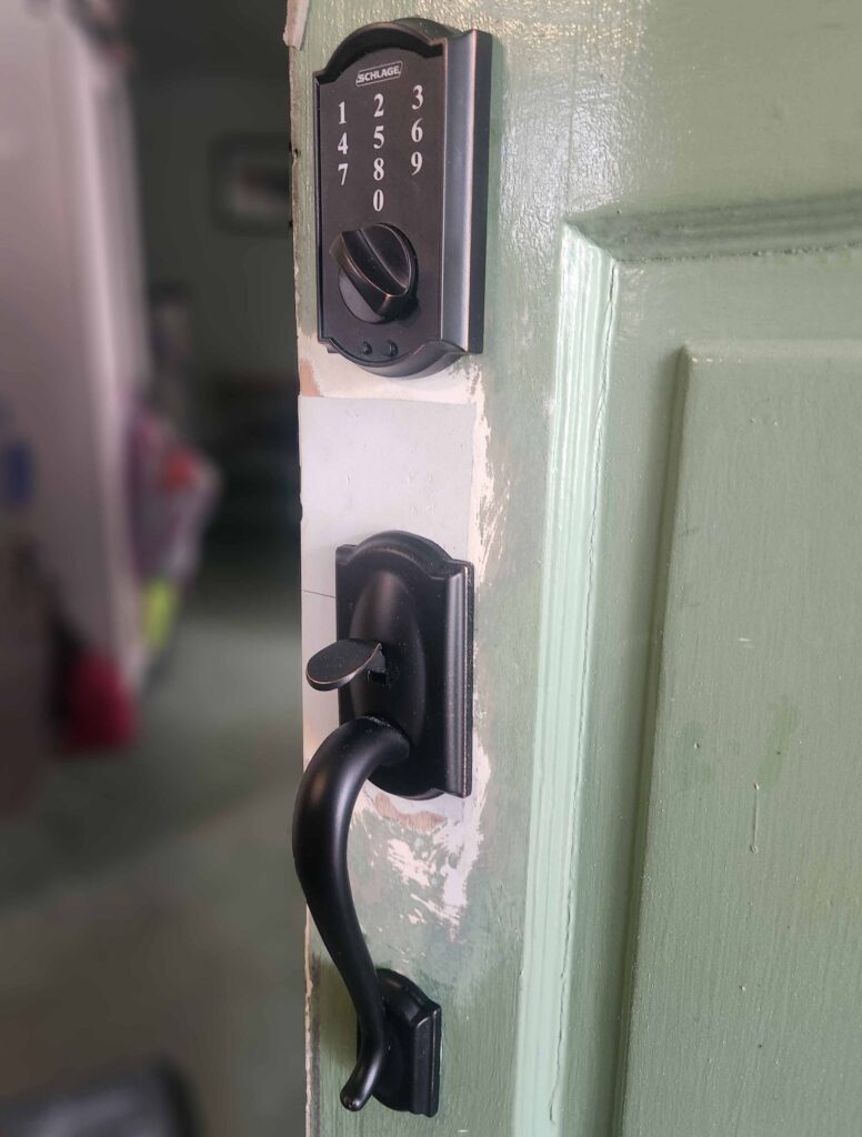 Front entry door can be repaired